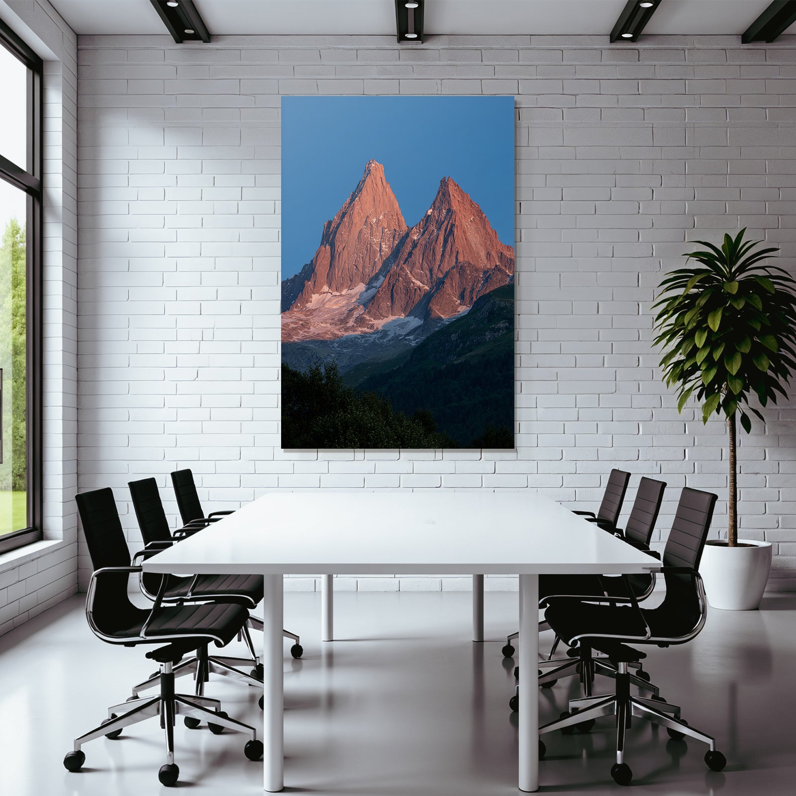 Berge Und Panoramen Berglandschaft Mit Sonnenlichtern Und Schneebedeckten Gipfeln