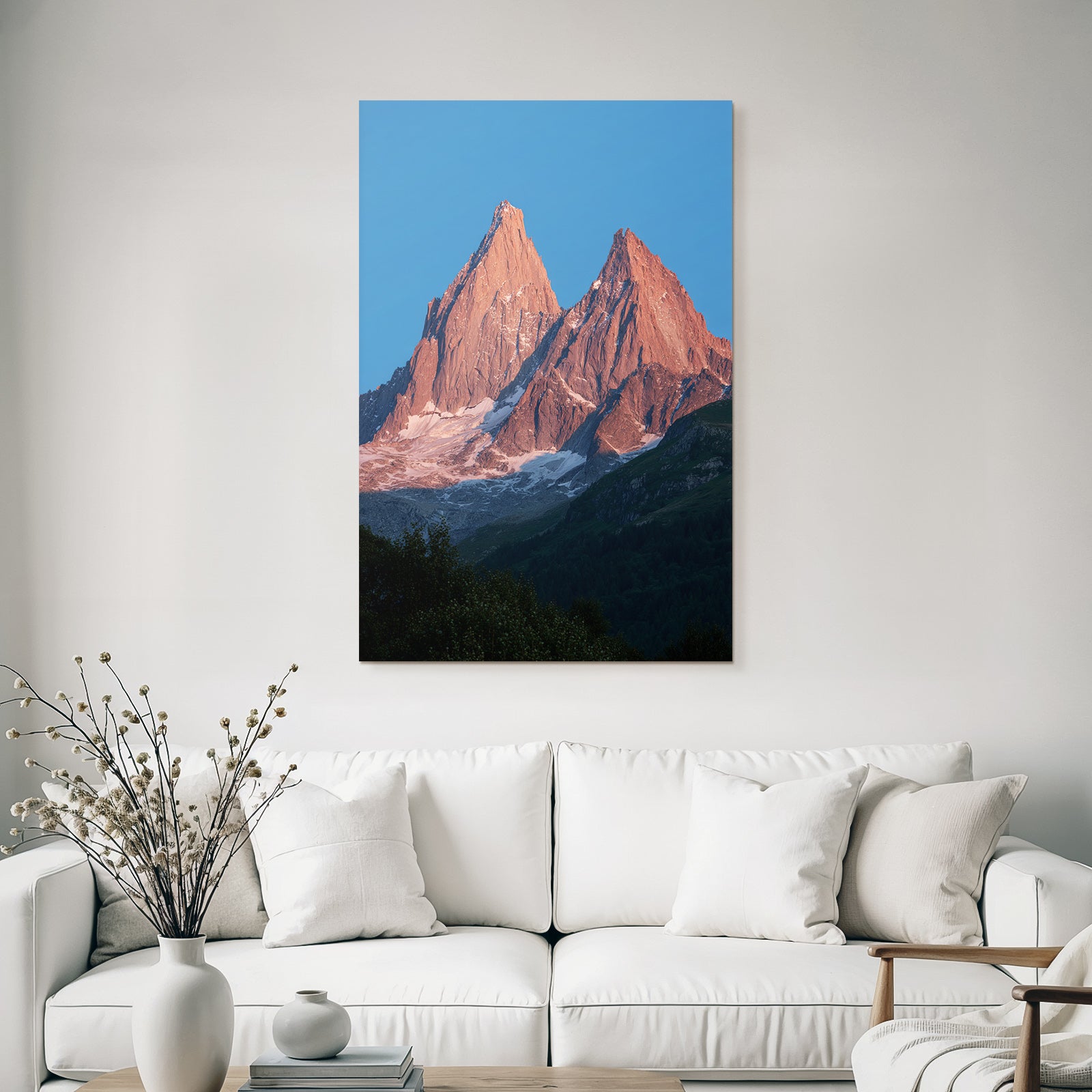 Berge Und Panoramen Berglandschaft Mit Sonnenlichtern Und Schneebedeckten Gipfeln