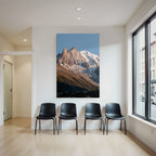Berge Und Panoramen Dramatische Berglandschaft Mit Wald Und Haeusern Schneebedeckte Gipfel