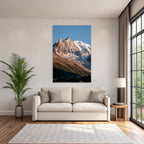Berge Und Panoramen Dramatische Berglandschaft Mit Wald Und Haeusern Schneebedeckte Gipfel