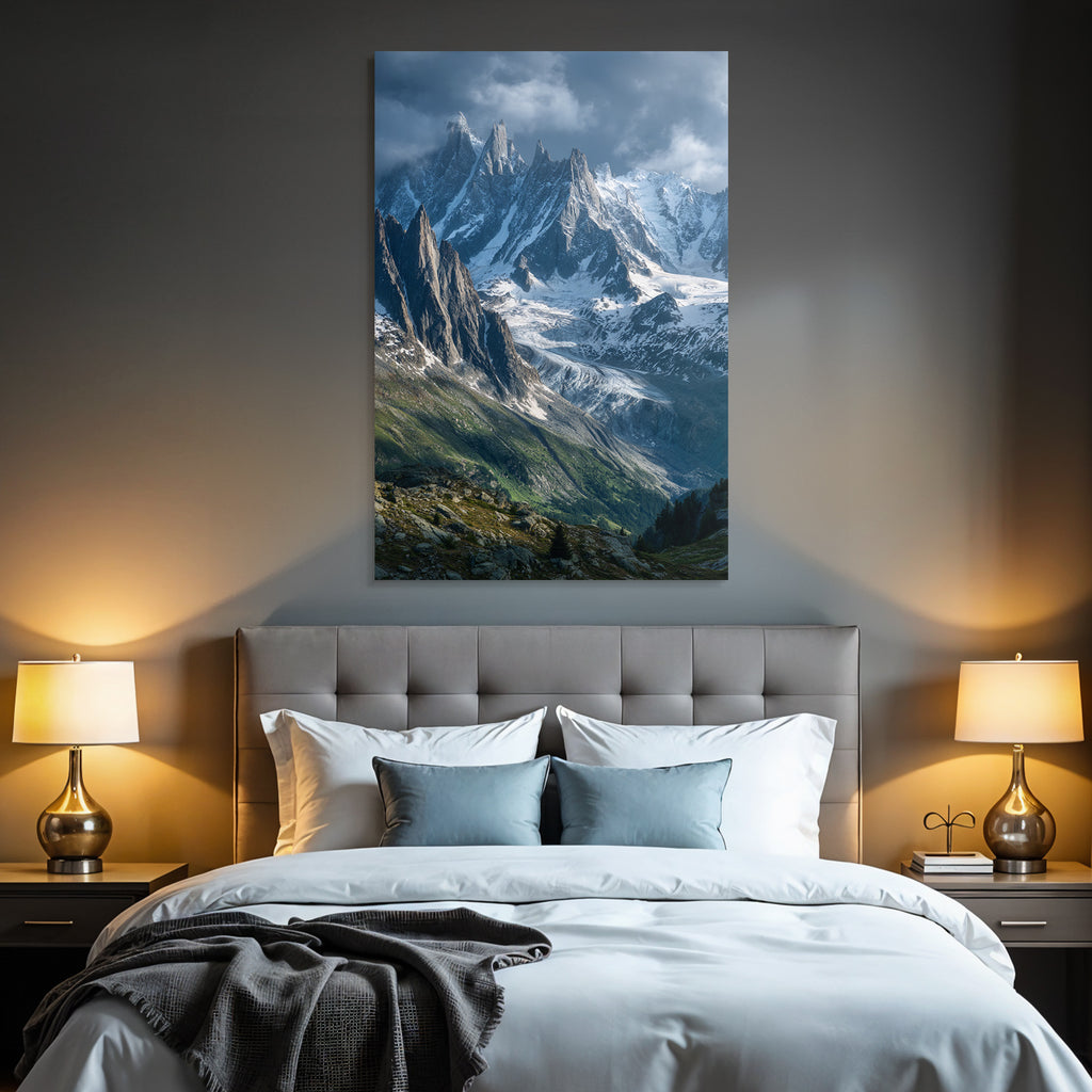 Berge Und Panoramen Dramatische Berglandschaft Schneebedeckte Gipfel Und Grüne Talstellen