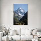 Berge Und Panoramen Majestic Berganlage Mit Schneebedecktem Gipfel Und Grünen Tälern