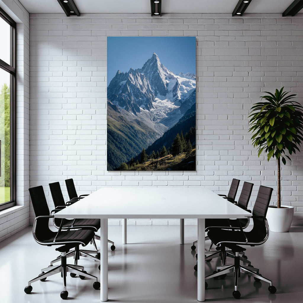 Berge Und Panoramen Schneebedeckte Gipfel Berganlage Mit Grünen Waldgebieten