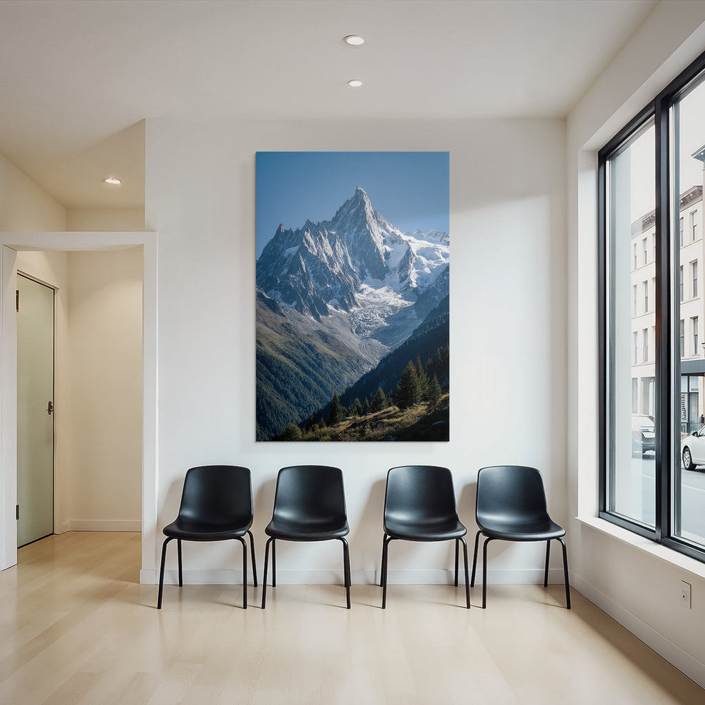 Berge Und Panoramen Schneebedeckte Gipfel Berganlage Mit Grünen Waldgebieten