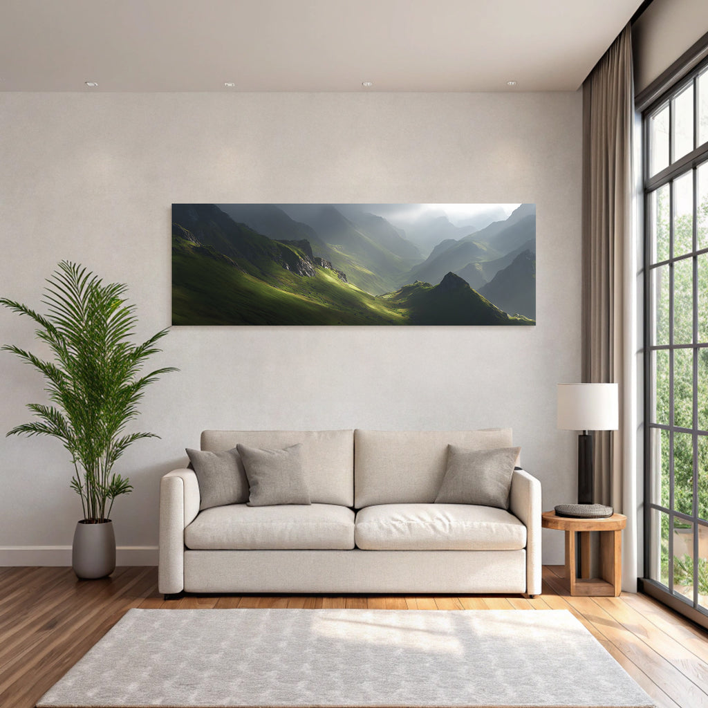 Berge Und Panoramen Bewegende Mountainlandschaft Mit Grünen Höhen Und Sanftem Licht