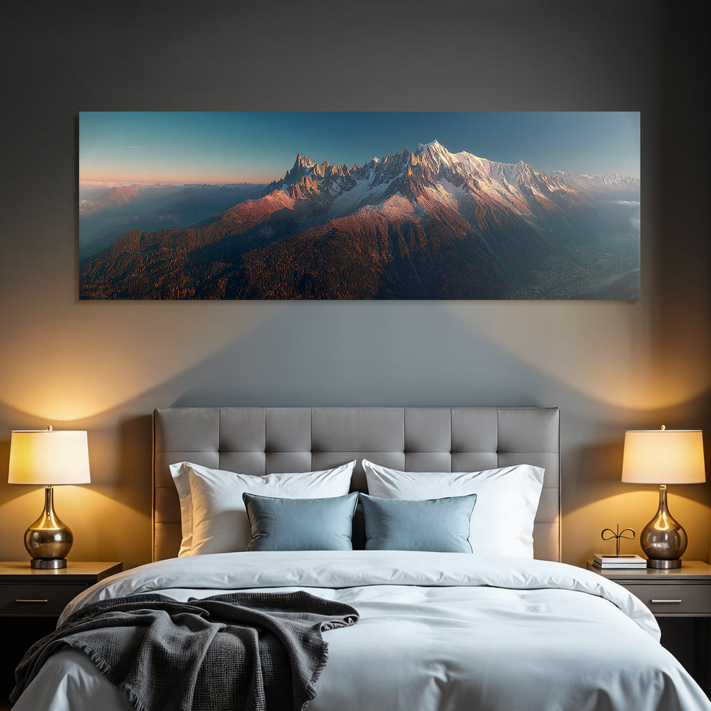 Berge Und Panoramen Dramatische Bergkette Mit Schneebedeckten Gipfeln Und Farbenfrohem Himmel