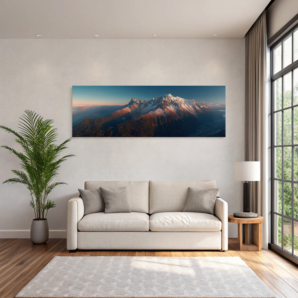 Berge Und Panoramen Dramatische Bergkette Mit Schneebedeckten Gipfeln Und Farbenfrohem Himmel