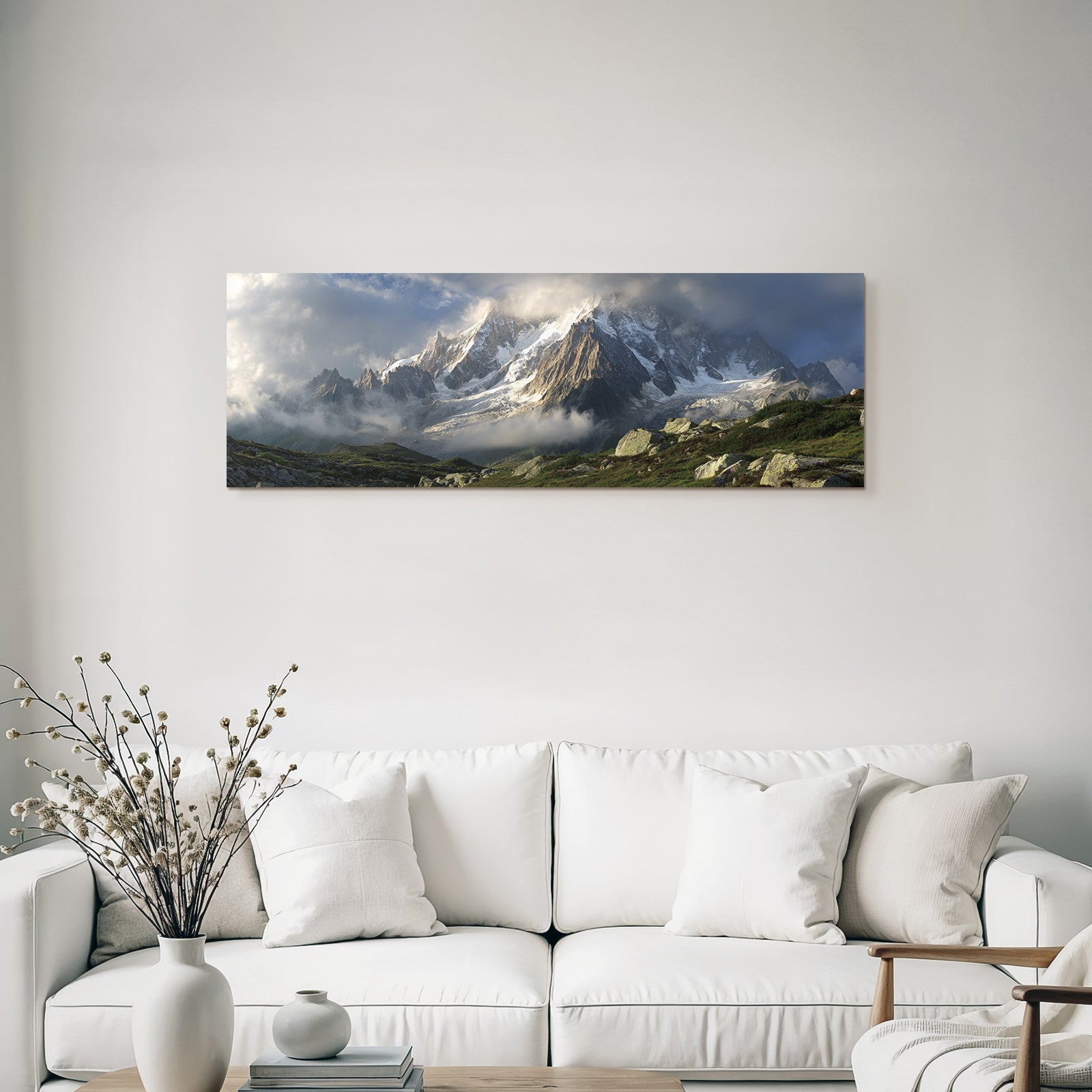 Berge Und Panoramen Dramatische Berglandschaft Mit Schnee Und Wolken