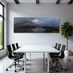 Berge Und Panoramen Dramatische Landschaft Mit Schneebedeckten Bergen Und Wasser Reflexionen