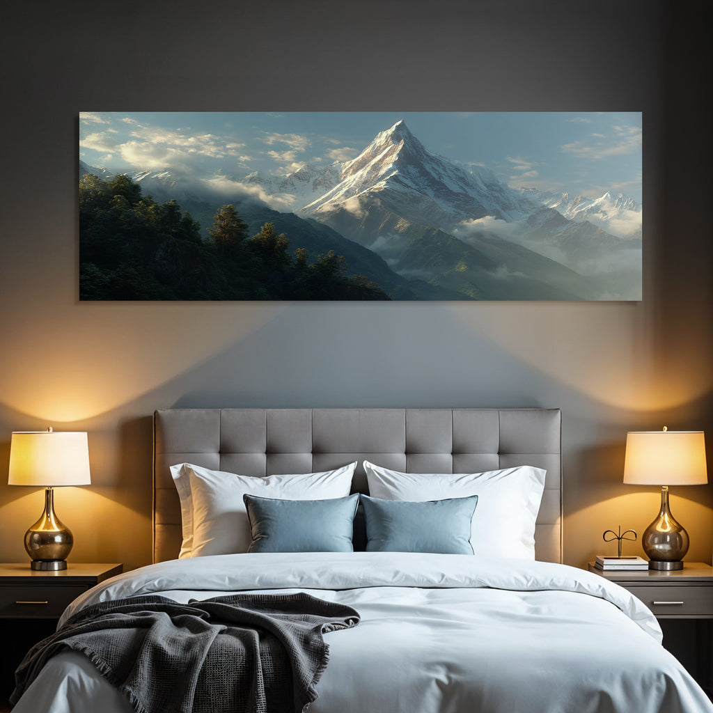 Berge Und Panoramen Schneebedeckte Berge Grünlandschaft Mit Wolken