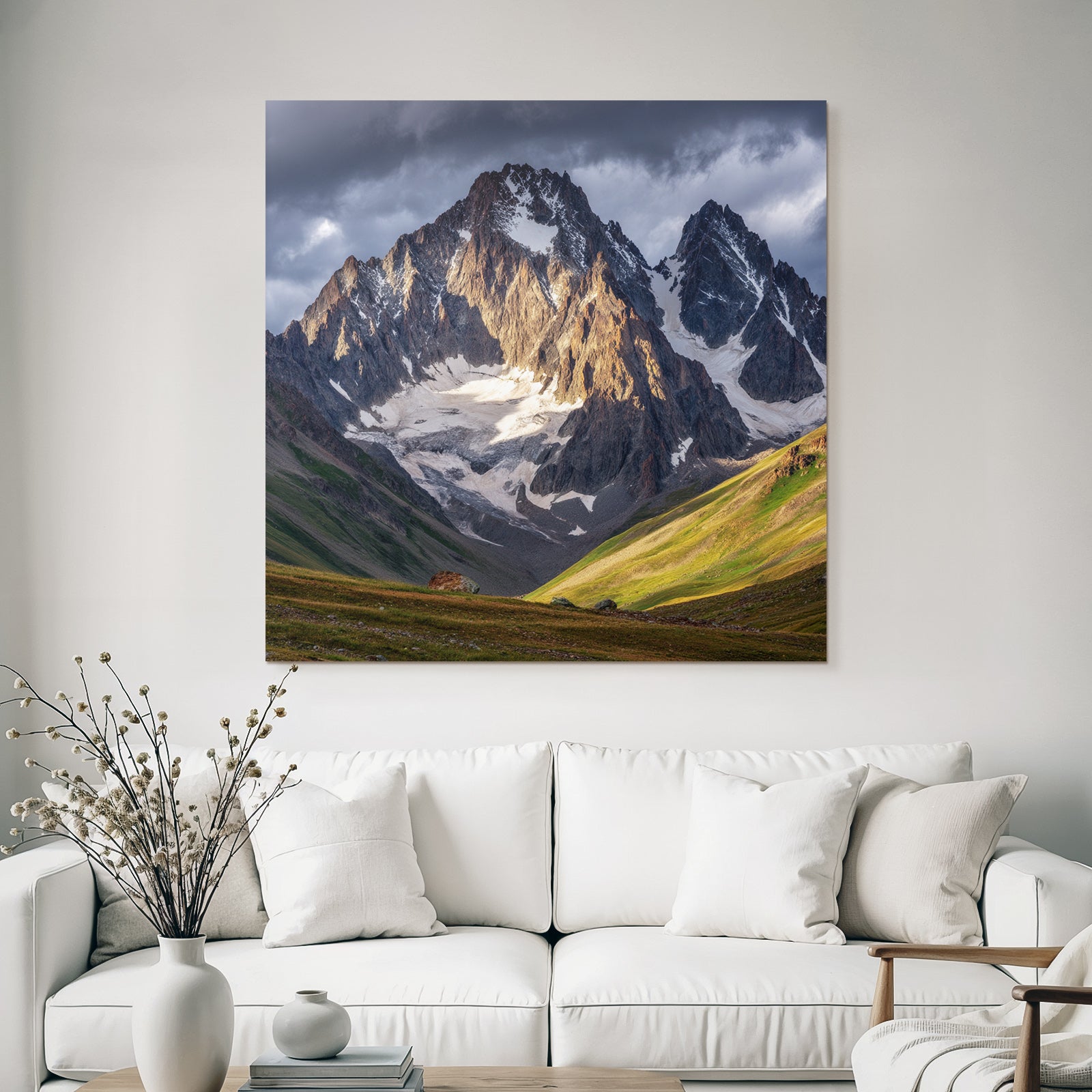 Berge Und Panoramen Dramatische Alpenlandschaft Mit Schneebedeckten Gipfeln