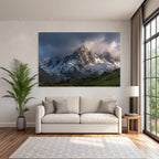Berge Und Panoramen Dramatische Alpenlandschaft Mit Schneebedeckten Bergen Und Wolkenschleiern