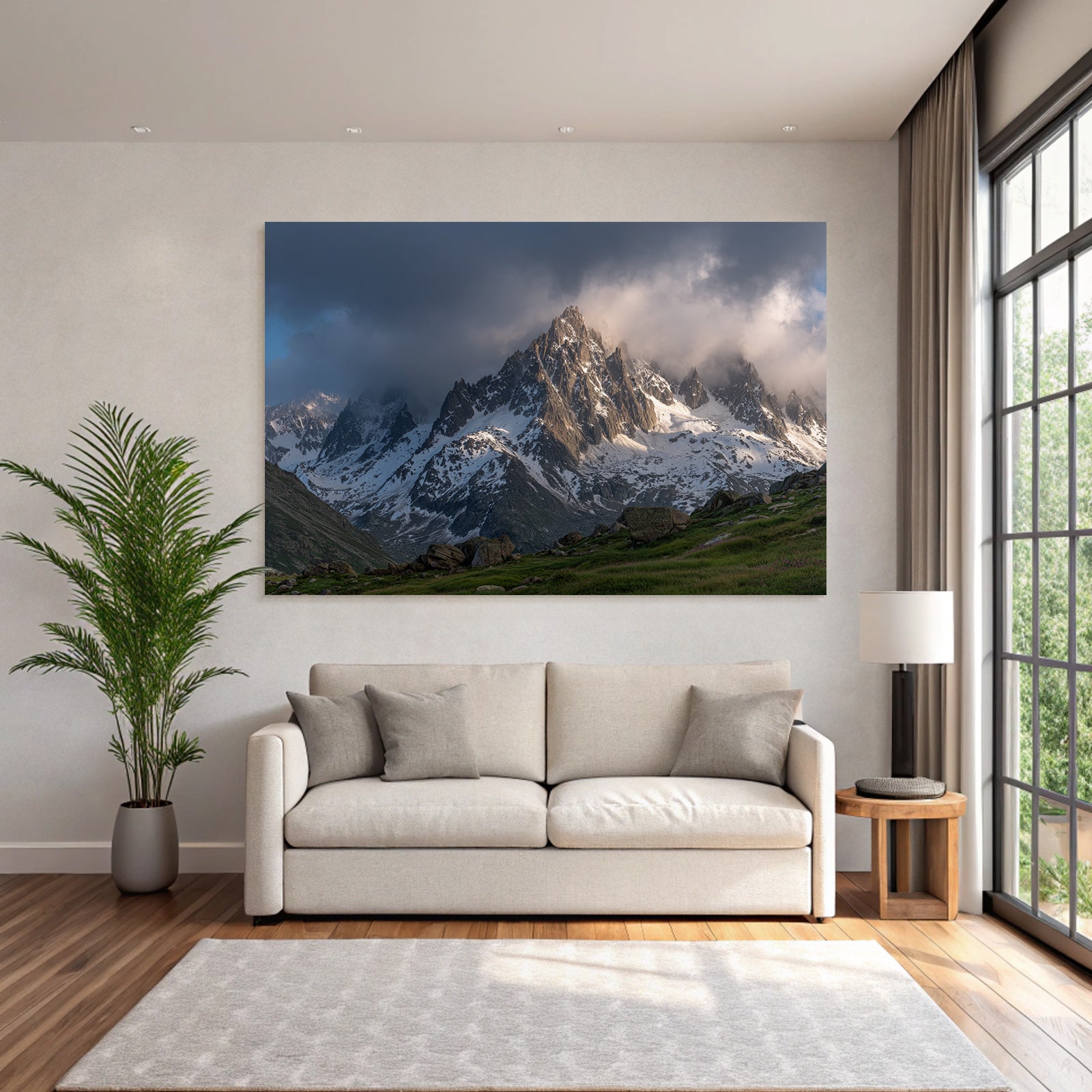 Berge Und Panoramen Dramatische Alpenlandschaft Mit Schneebedeckten Bergen Und Wolkenschleiern