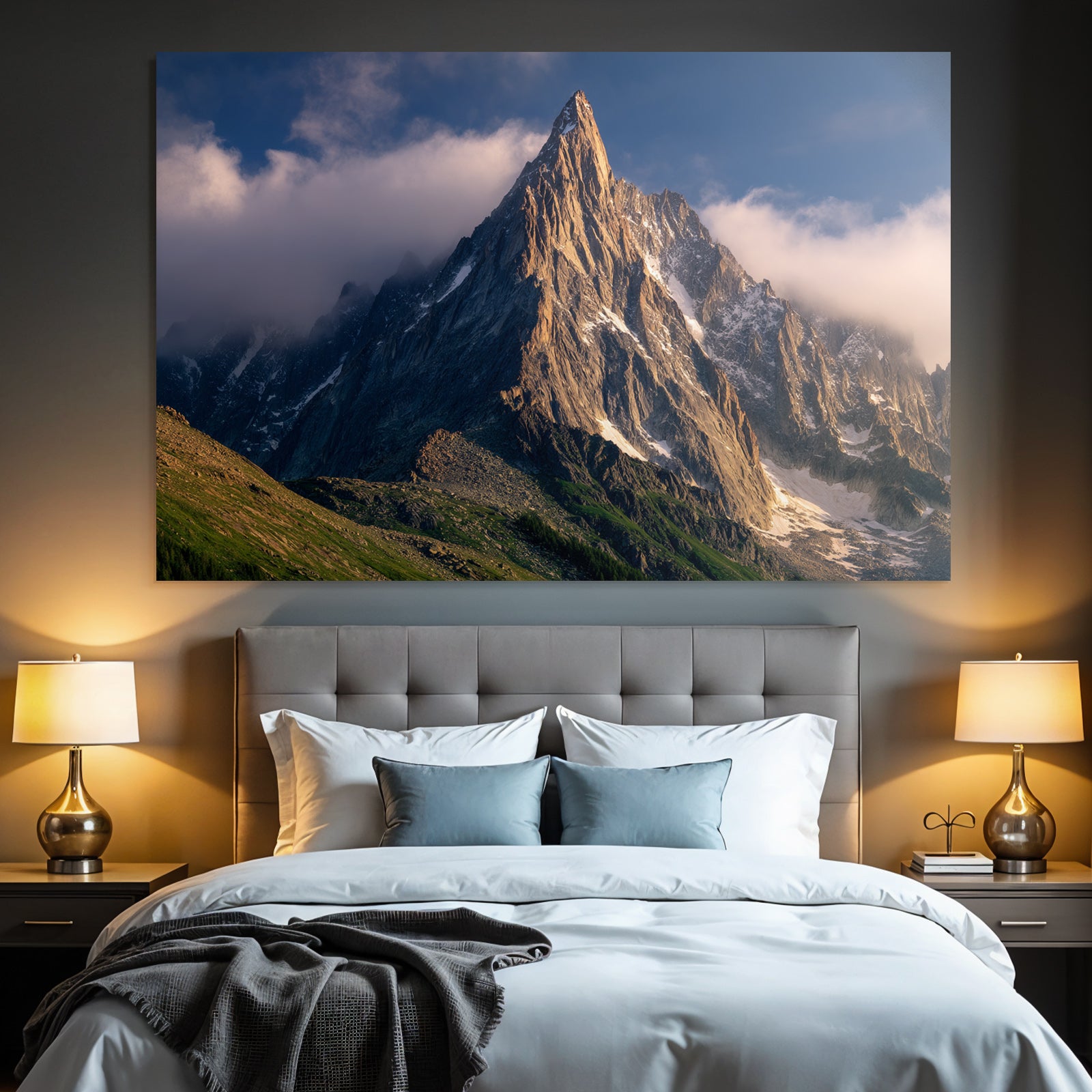 Berge Und Panoramen Dramatische Berganlage Mit Jagged Spitze Und Wolken Dawn Dusk