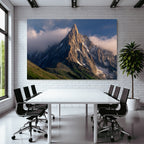 Berge Und Panoramen Dramatische Berganlage Mit Jagged Spitze Und Wolken Dawn Dusk