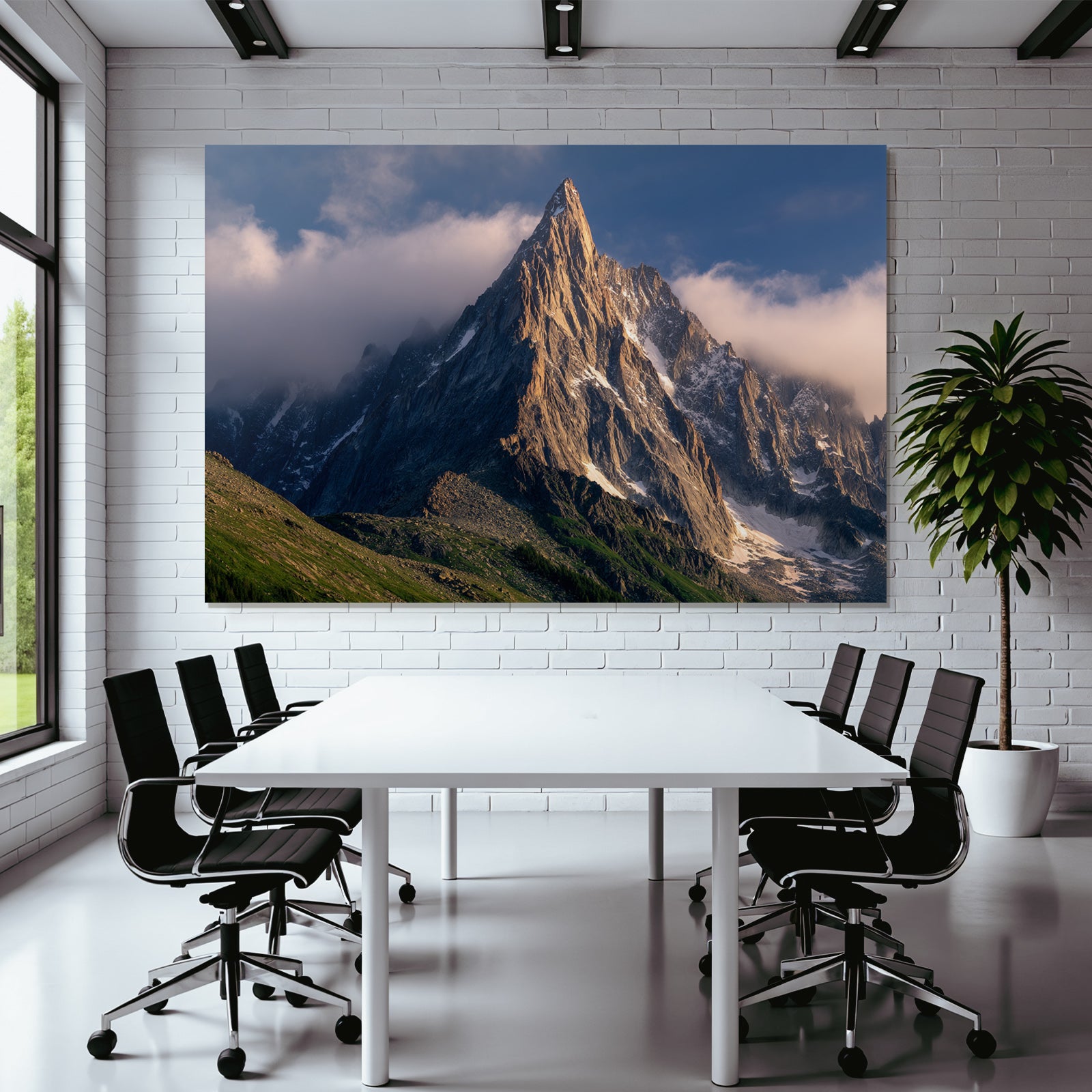Berge Und Panoramen Dramatische Berganlage Mit Jagged Spitze Und Wolken Dawn Dusk