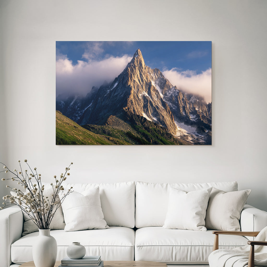 Berge Und Panoramen Dramatische Berganlage Mit Jagged Spitze Und Wolken Dawn Dusk