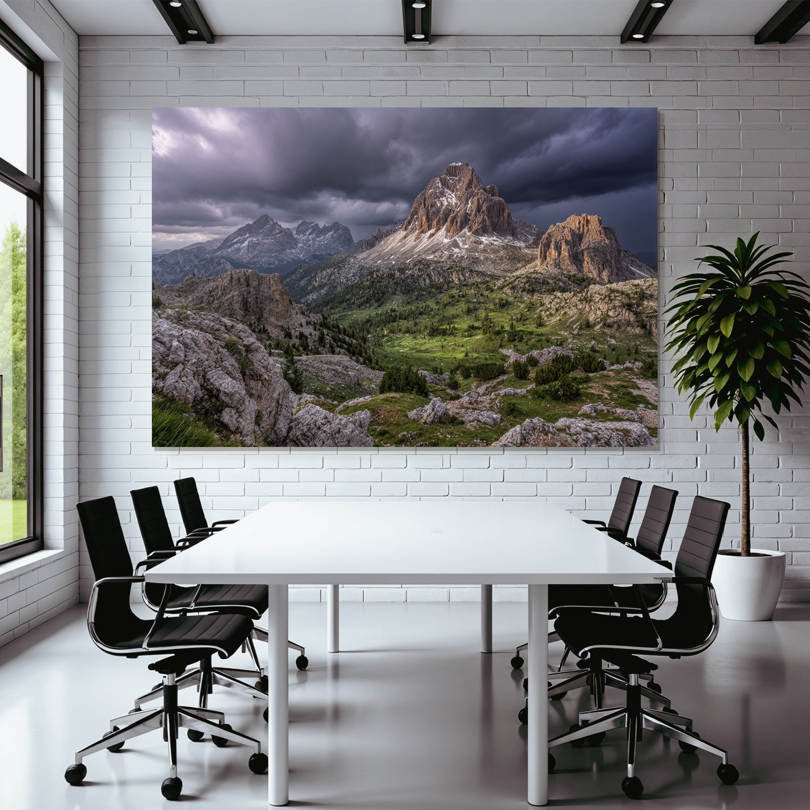 Berge Und Panoramen Dramatische Berglandschaft Mit Stormigem Himmel