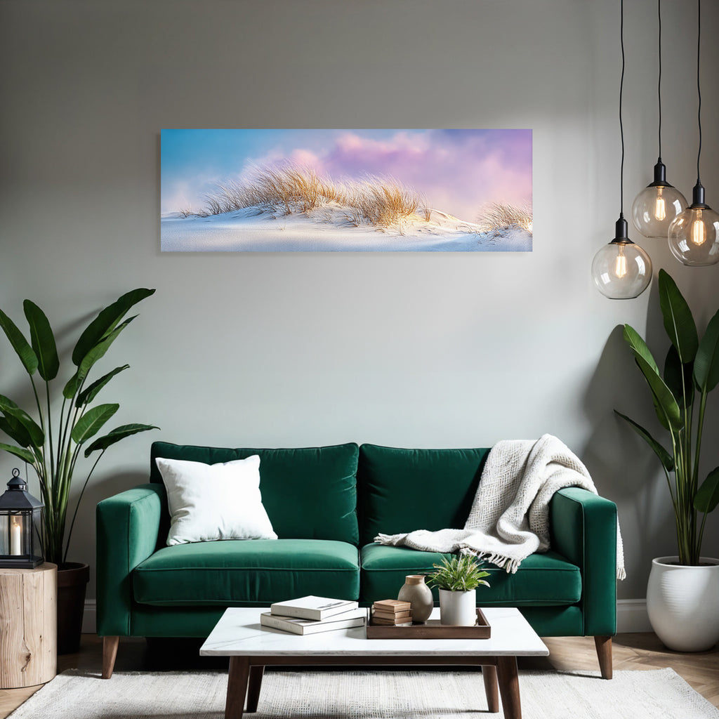 Sanddune Mit Sparsen Gräsern Unter Sanftem Himmel