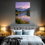 Beruhigende Landschaft Mit Gebirgen Und Wasser Im Dämmerlicht