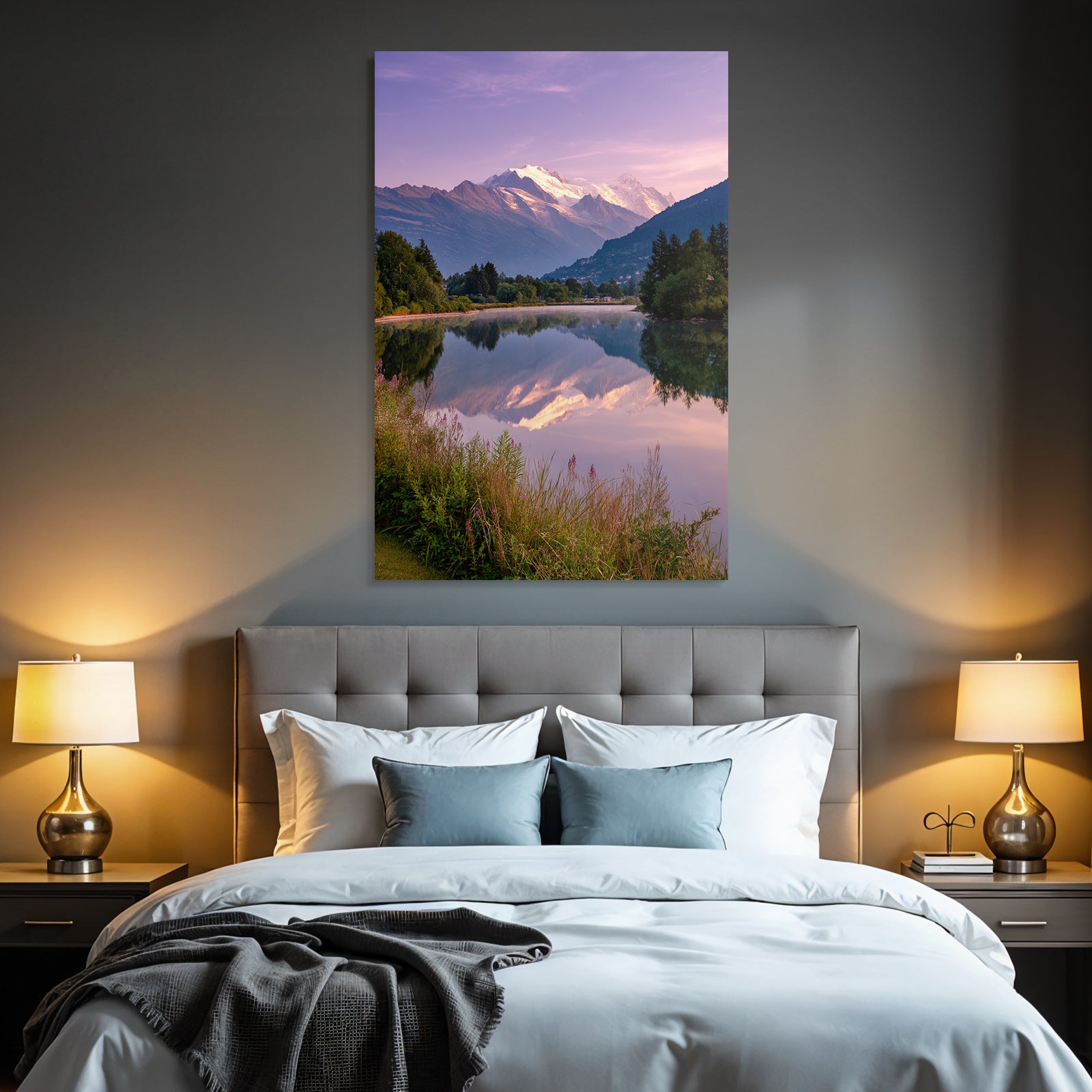 Beruhigende Landschaft Mit Gebirgen Und Wasser Im Dämmerlicht