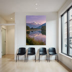 Beruhigende Landschaft Mit Gebirgen Und Wasser Im Dämmerlicht