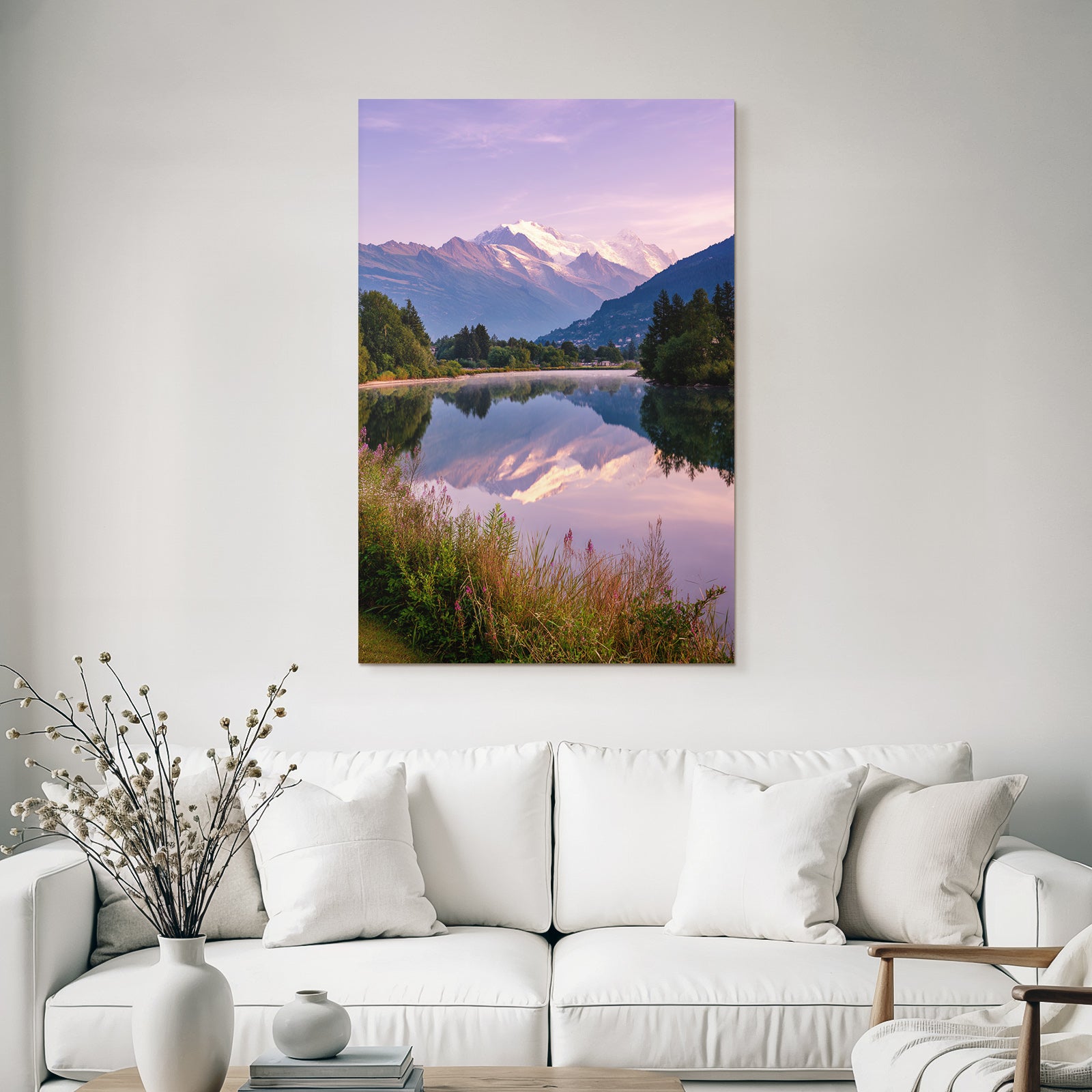 Beruhigende Landschaft Mit Gebirgen Und Wasser Im Dämmerlicht