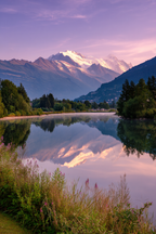 Beruhigende Landschaft Mit Gebirgen Und Wasser Im Dämmerlicht | Seen und Unterwasserwelten | Landschaften