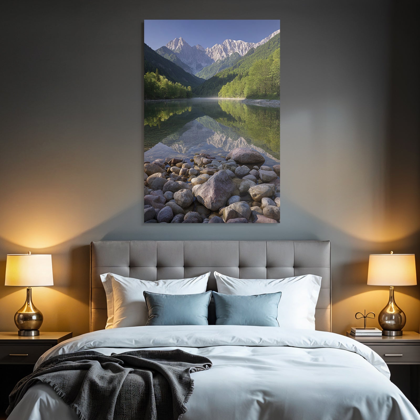 Ruhige Natur Landschaft Mit Reflektion Und Grünen Baeumen