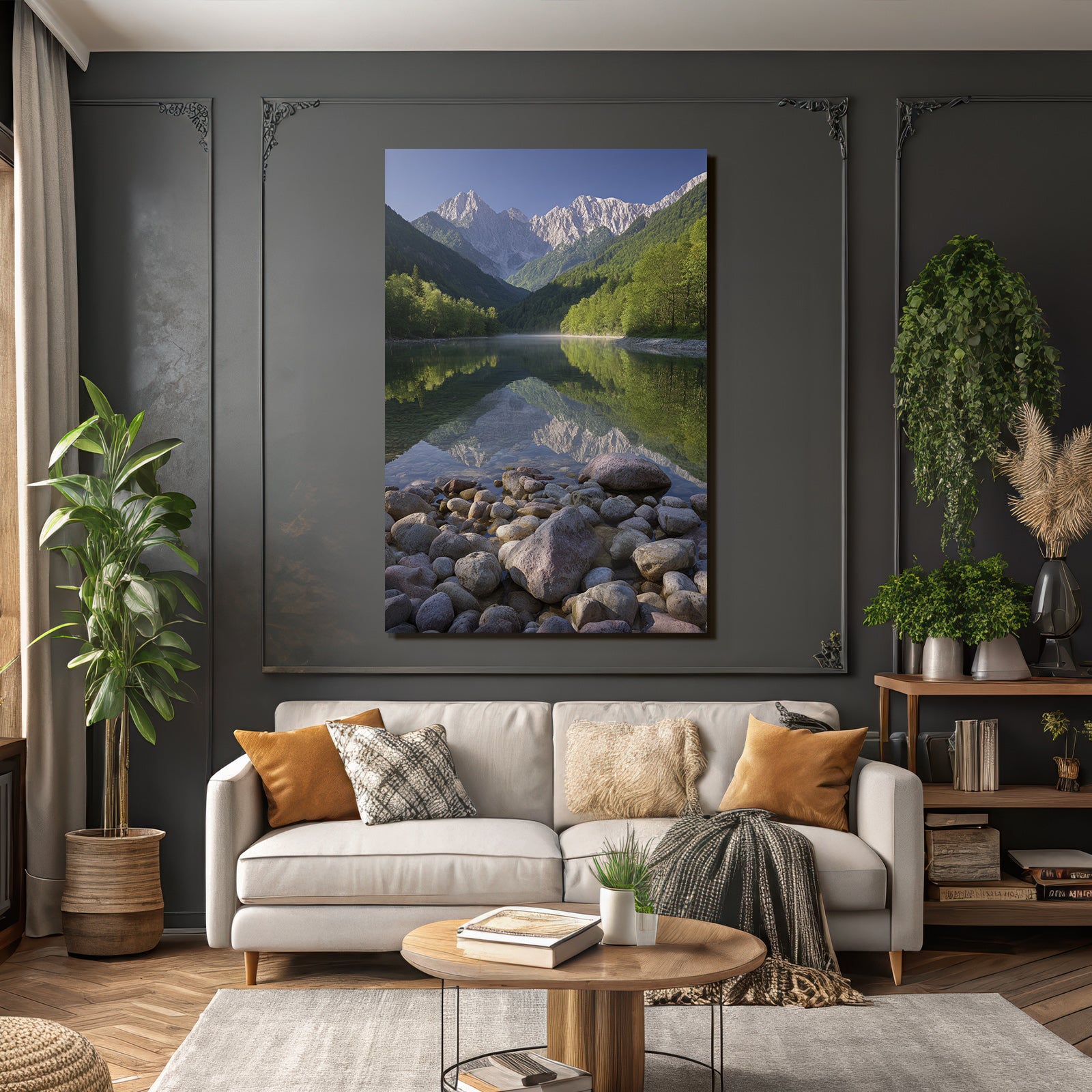 Ruhige Natur Landschaft Mit Reflektion Und Grünen Baeumen