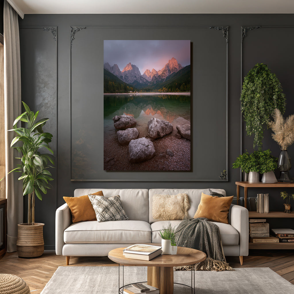 Ruhige Naturlandschaft Mit See Bergspitzen Herbst Gegebenheiten