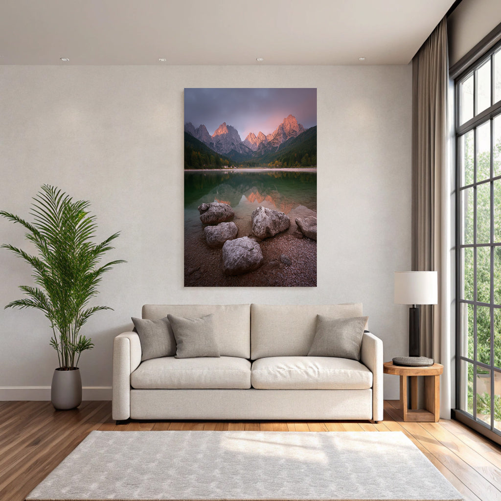 Ruhige Naturlandschaft Mit See Bergspitzen Herbst Gegebenheiten