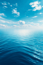 Ruhige View Des Meeres Mit Blaüm Wasser Und Streunenden Wolken | Seen und Unterwasserwelten | Landschaften