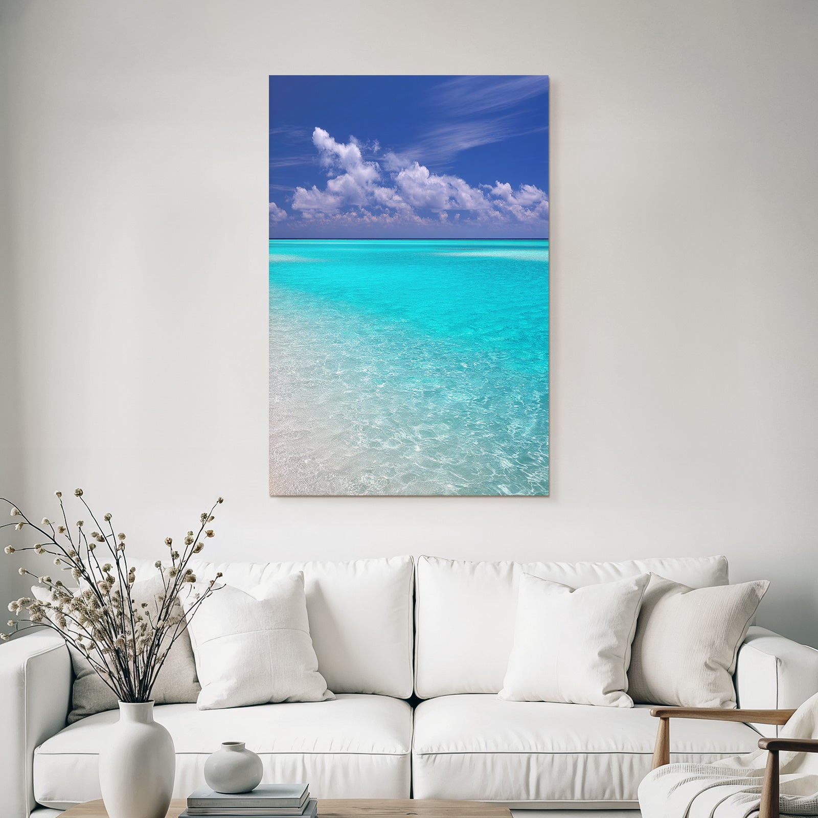 Ruhiger Strand Turquoise Wasser Himmel Wolken