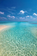 Tropischer Strand Mit Türkisfarbenem Wasser Und Blaüm Himmel | Seen und Unterwasserwelten | Landschaften
