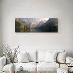 Friedliche Landschaft Mit Bergen Und See