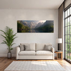 Friedliche Landschaft Mit Bergen Und See