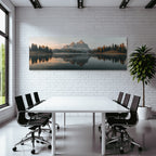 Malerische Naturlandschaft Reflektion Im Wasser Bergreich Morgens Or Abends