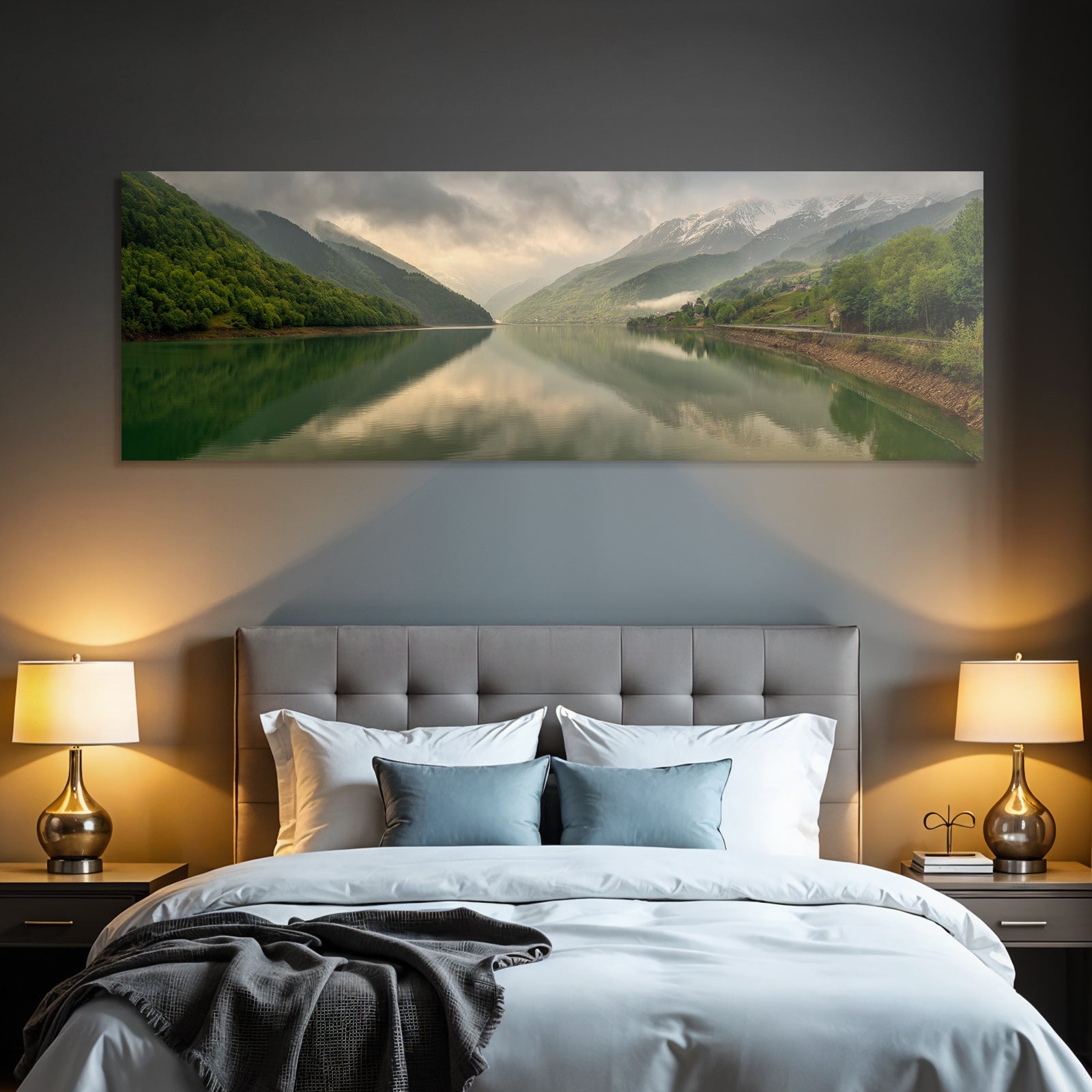 Ruhige Landschaft Mit Fluss Und Nebel Hügel Und Berge