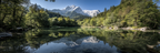 Schöne Natur Landschaft See Umgeben Von Grünen Baeumen Und Bergen | Seen und Unterwasserwelten | Landschaften