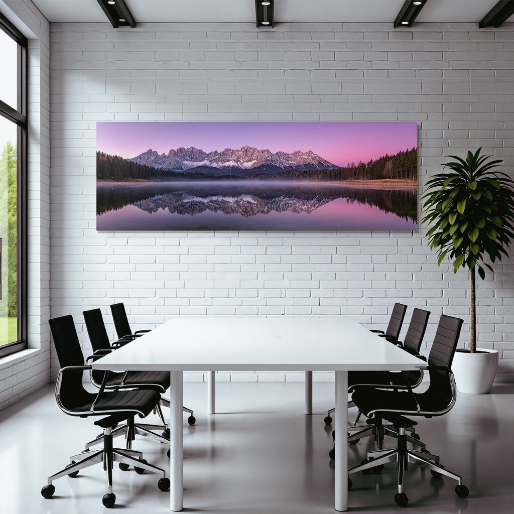 Stimmungsvolles Landschaftsbild Mit Reflektion Im See Und Gebirgen Dawn Dusk