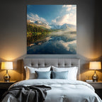 Ruhige Landschaft Reflektierendes Wasser Gebirge Baeume Schneebedeckte Gipfel