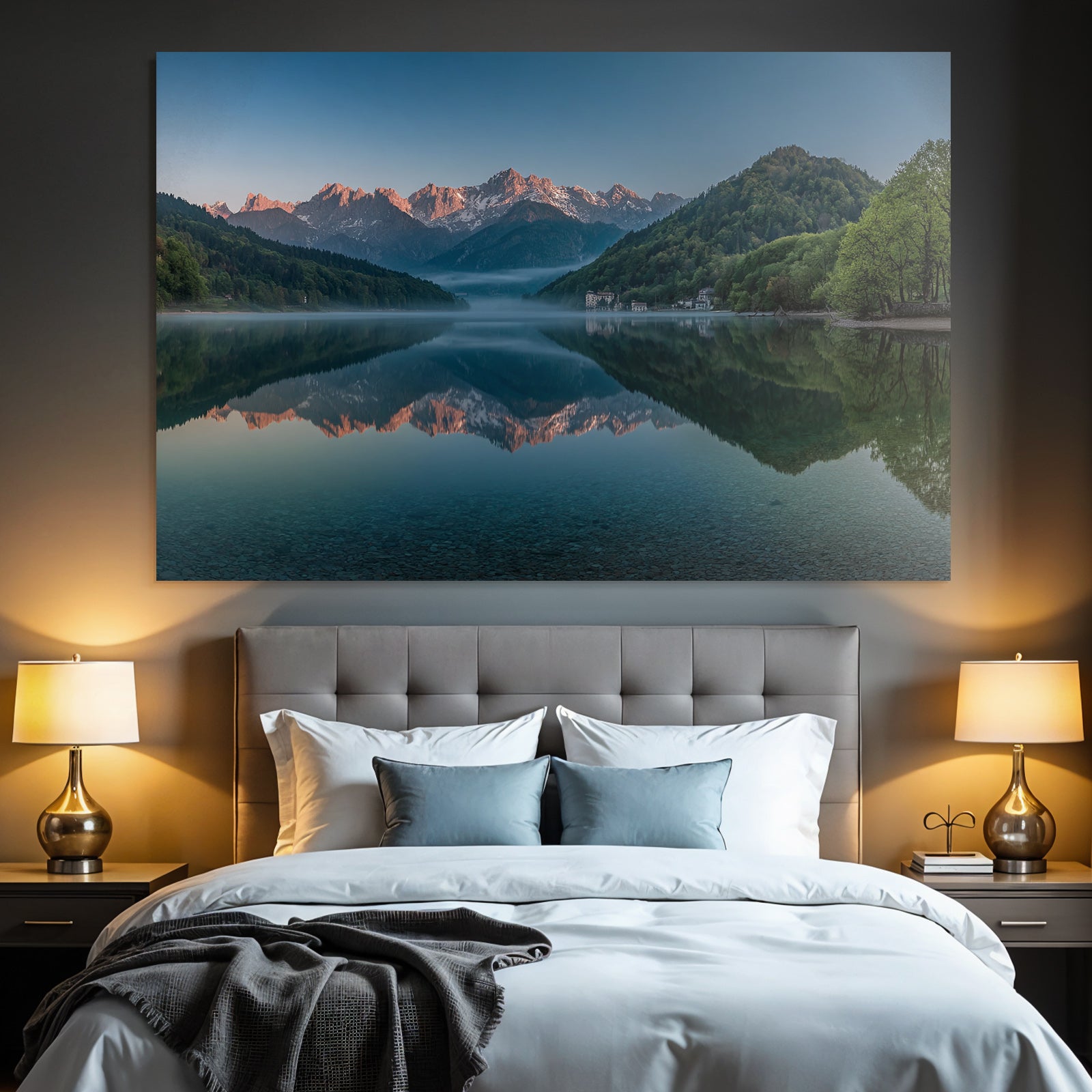 Friedlicher See Umgeben Von Bergen Sanftes Morgengraün Spiegelung
