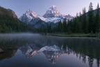 Ruhige Landschaft Bergreflexion Und Morgendlicher Nebel | Seen und Unterwasserwelten | Landschaften