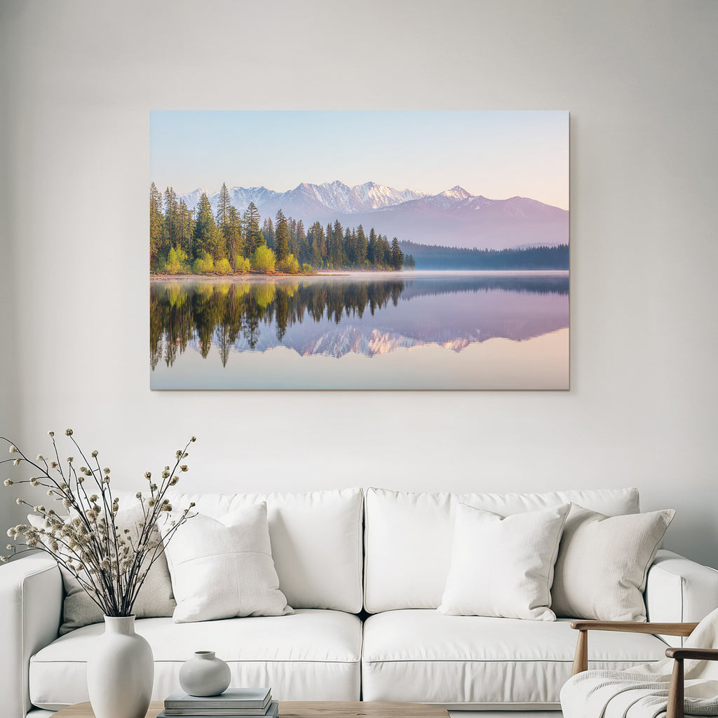 Ruhige Landschaft Mit See Und Bergen 1