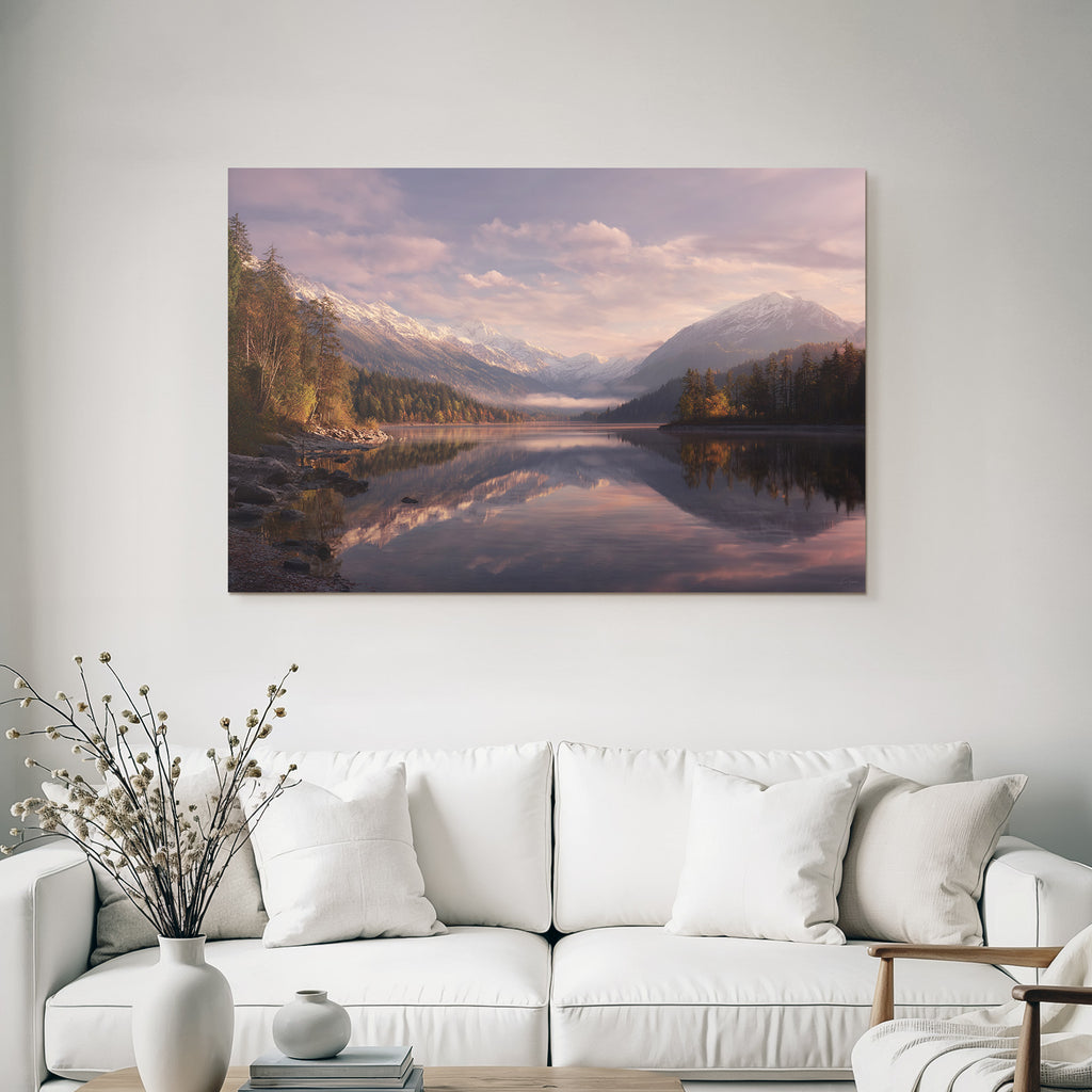 Schöne Landschaft Mit Bergen Und See Im Hintergrund Sonnenaufgang Oder Sonnenuntergang