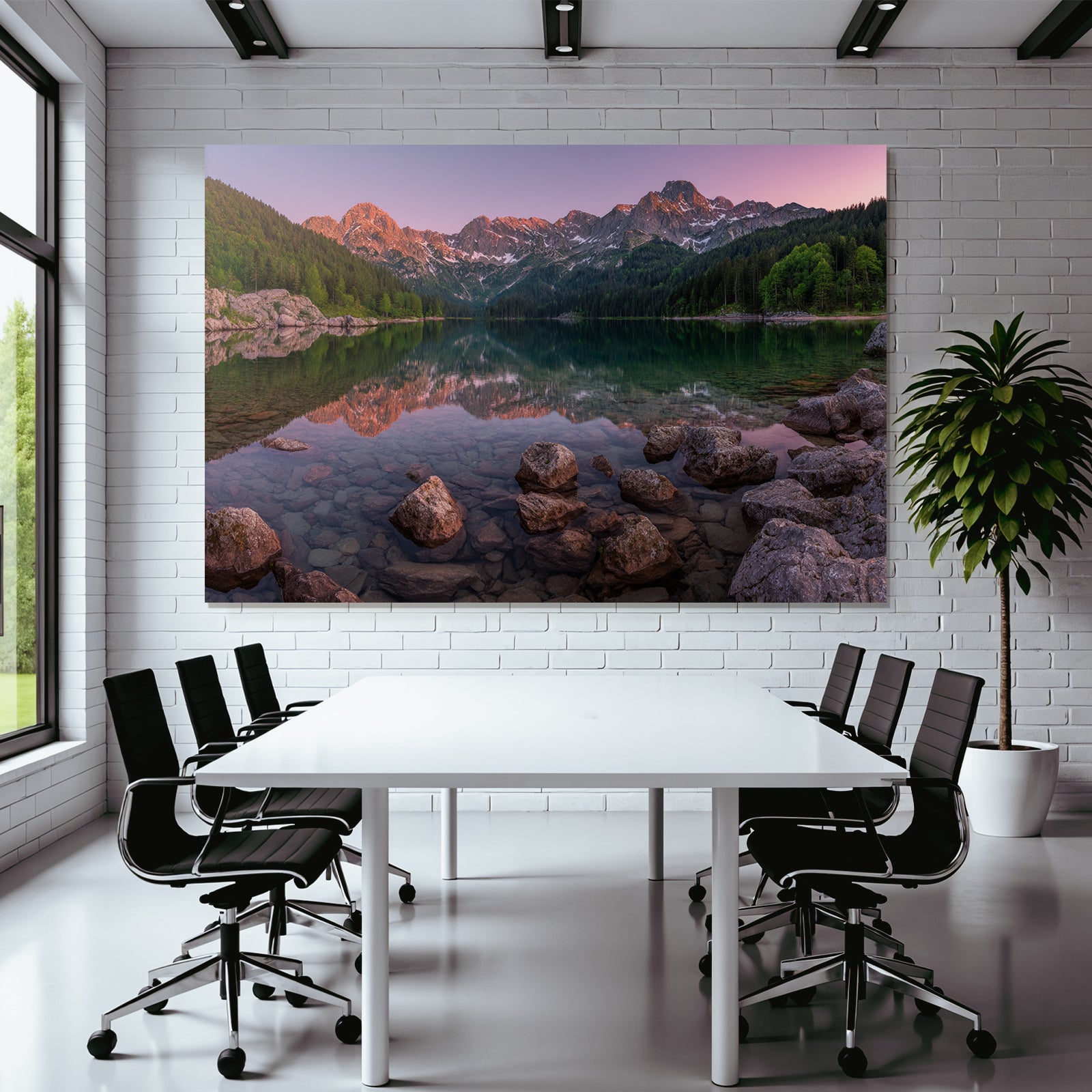 Schöne Naturlandschaft Reflektierende Berge Und See Sonnenaufgang Oder Sonnenuntergang