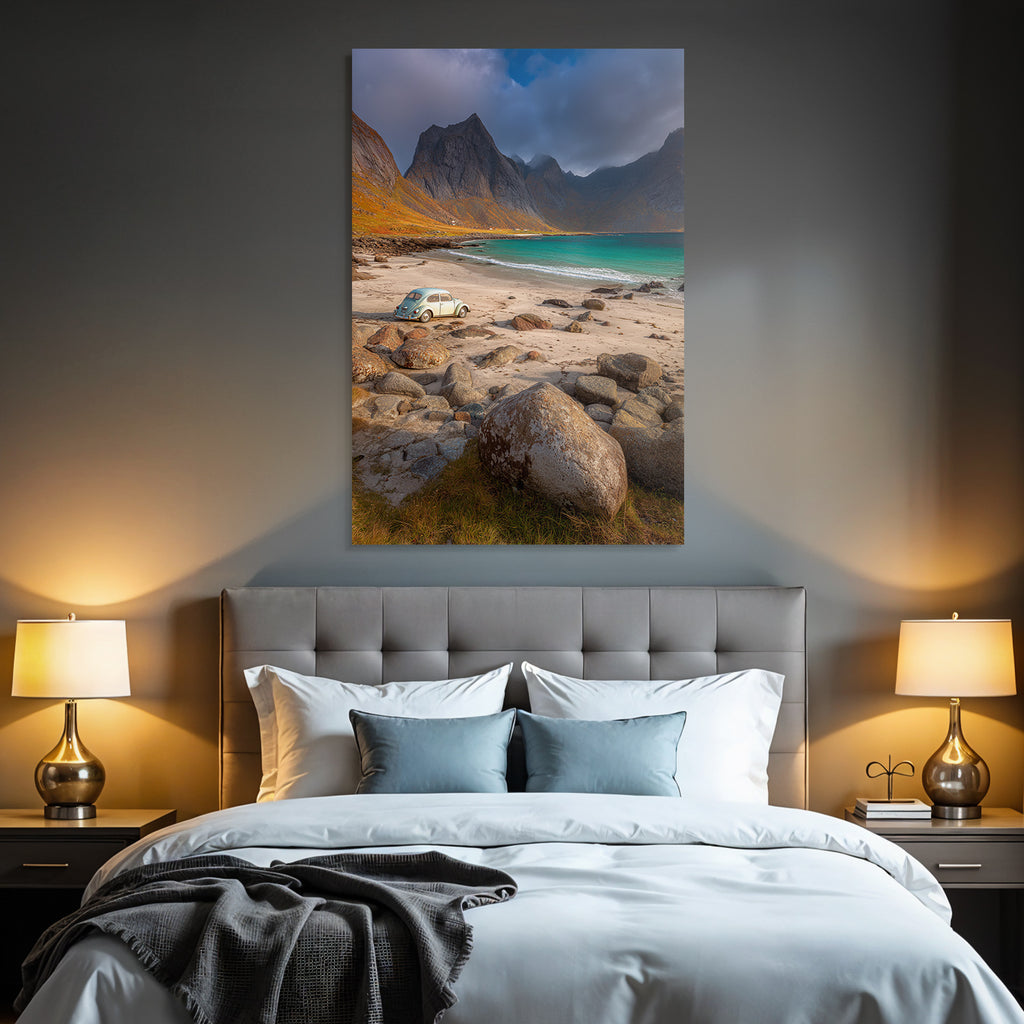 Wälder Und Wiesen Vintage Auto Am Strand Mit Felsen Und Bergen Turquoise Wasser Ruhige Stimmung