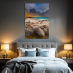 Wälder Und Wiesen Vintage Auto Am Strand Mit Felsen Und Bergen Turquoise Wasser Ruhige Stimmung