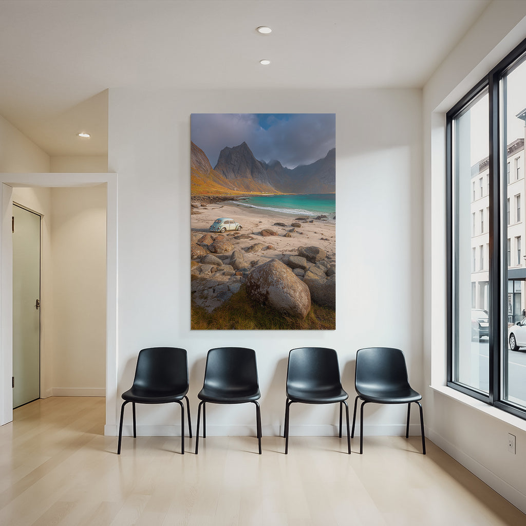 Wälder Und Wiesen Vintage Auto Am Strand Mit Felsen Und Bergen Turquoise Wasser Ruhige Stimmung